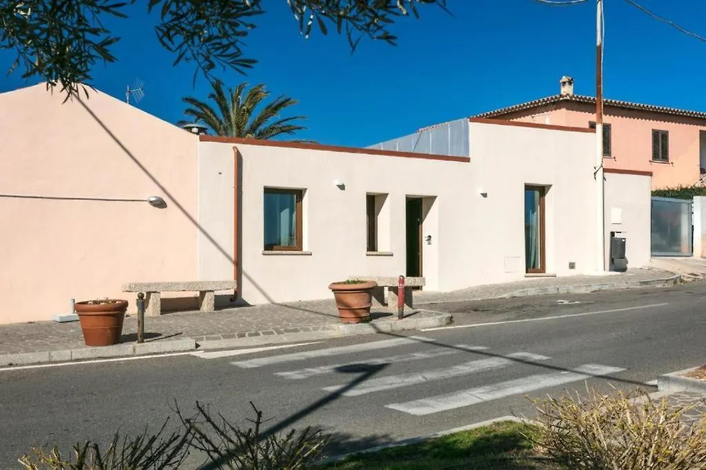 Ghirgolu House - Le Residenze Del Mare Bed and Breakfast Monte Petrosu