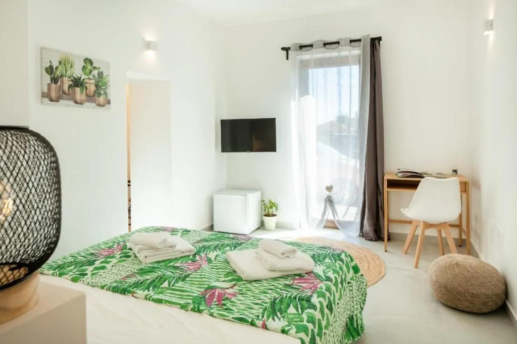 Ghirgolu House - Le Residenze Del Mare Bed and Breakfast Monte Petrosu